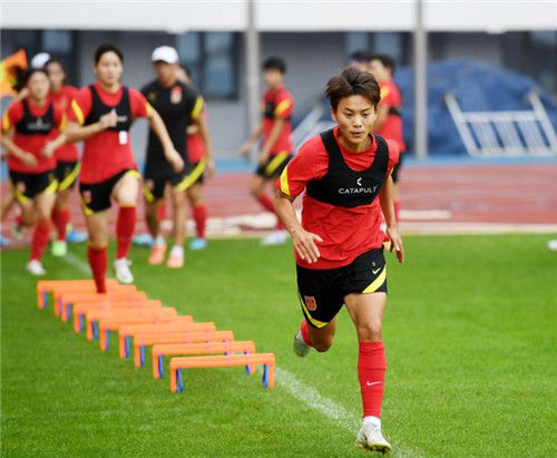 今晚片方首发先导预告，女儿国奇景、观音刘涛与形象颠覆的国师梁咏琪造型悉数曝光